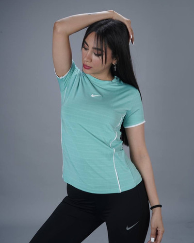 تیشرت زنانه نایکی